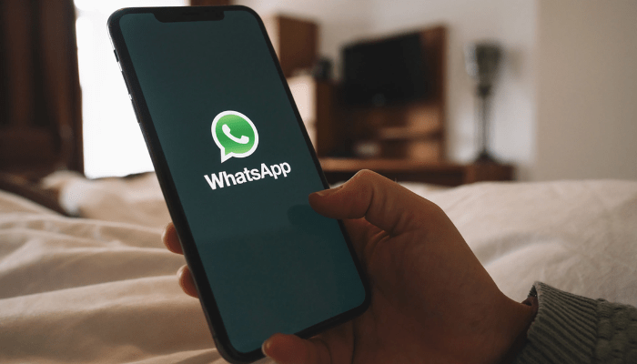 Descubra si es legal rastrear las conversaciones de WhatsApp de otra persona