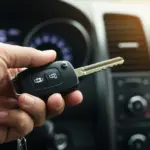 Financiamento Automotivo em 48 Horas: Dicas Bancárias 2025 Mão segurando chave de carro com painel moderno ao fundo, simbolizando aprovação rápida de financiamento automotivo.